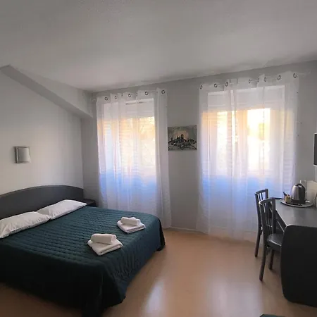 Central Hôtel Hotel