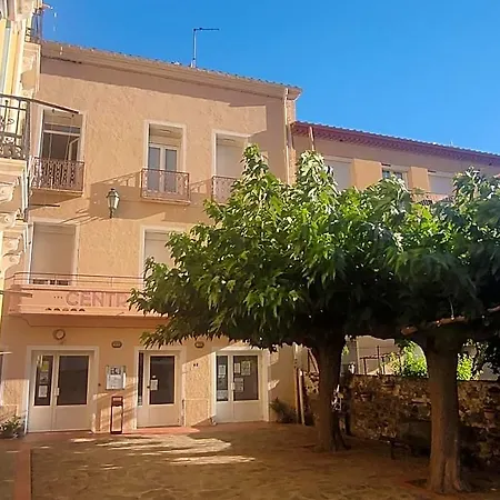 Central Hotel *